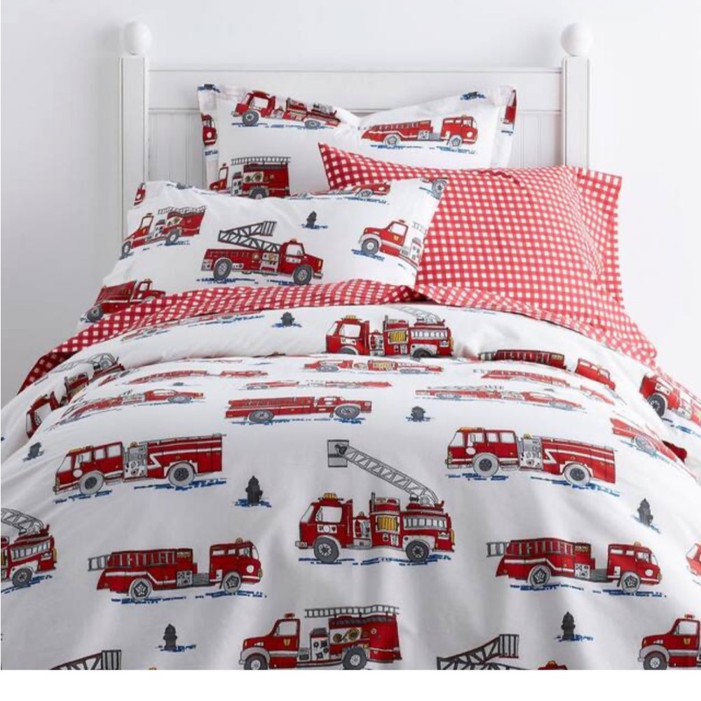 Company Kids Firetruck and Hydrant Queen Duvet Cover w/ Interior Ties. Full.